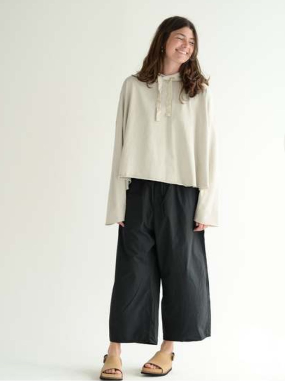 Album Di Famiglia Cropped Hoodie in White